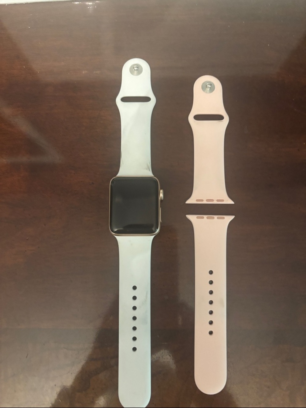 Apple Watch Series 3
With off white  and Pink Sport Bands